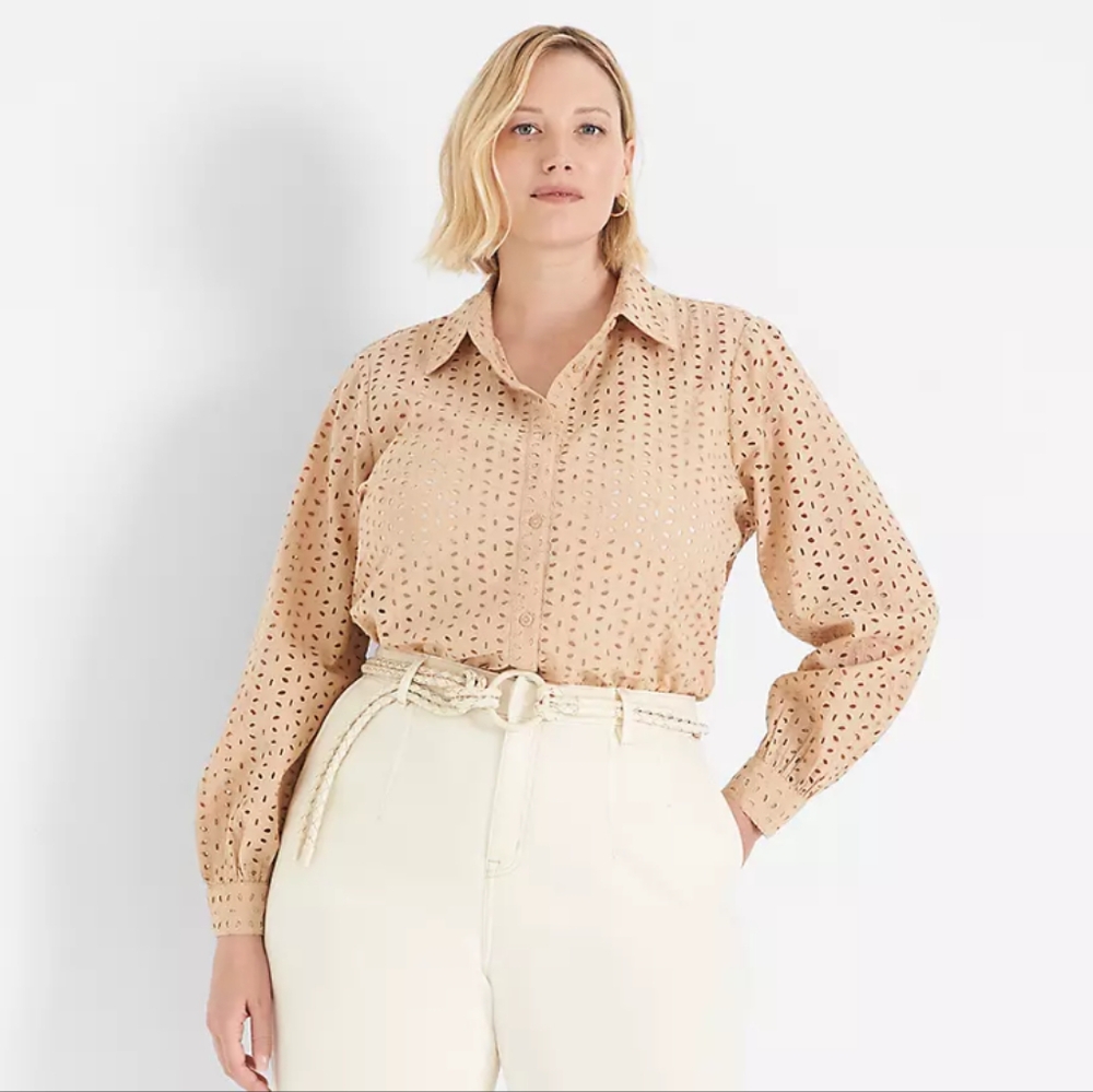 Lane Bryant Eyelet blouse button front sz 26/28 travel vacation casual office